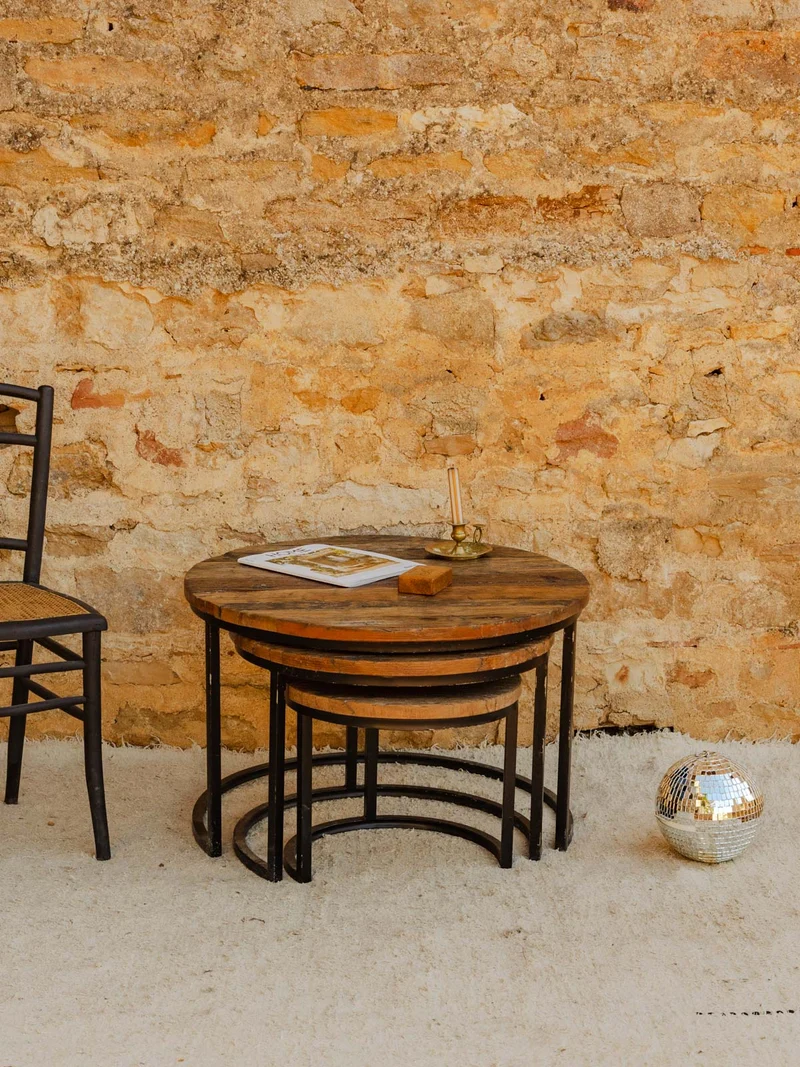 Barbara, les tables gigognes en bois et métal noir N°201
