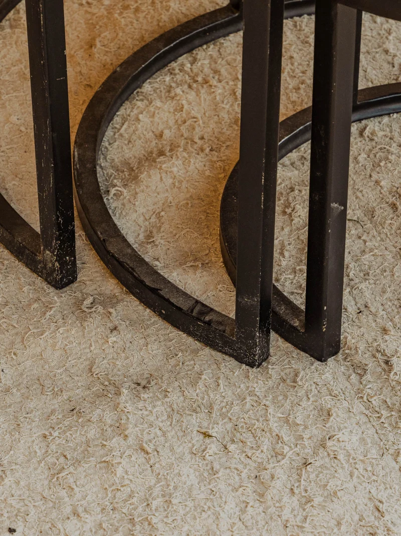Barbara, les tables gigognes en bois et métal noir N°201