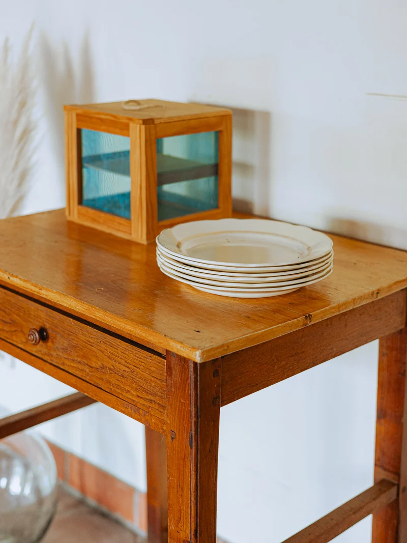 Francine, la table d'appoint style ferme sur roulettes N°1118