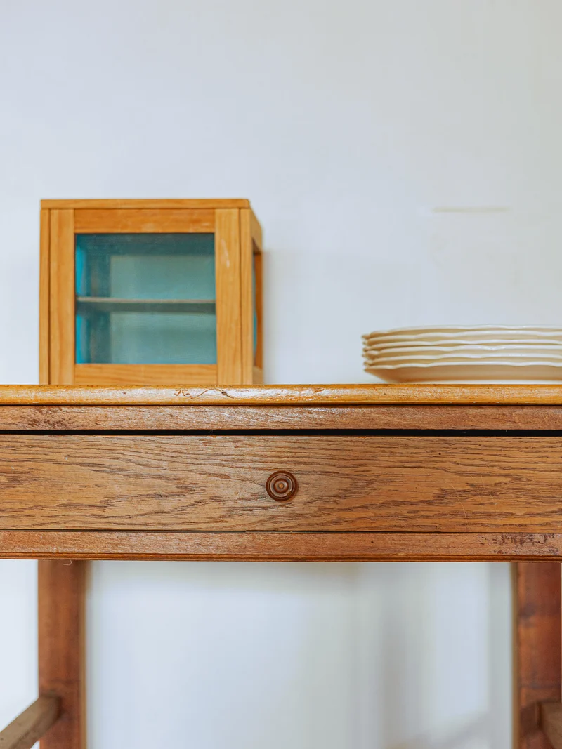 Francine, la table d'appoint style ferme sur roulettes N°1118