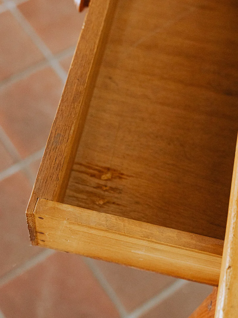 Francine, la table d'appoint style ferme sur roulettes N°1118