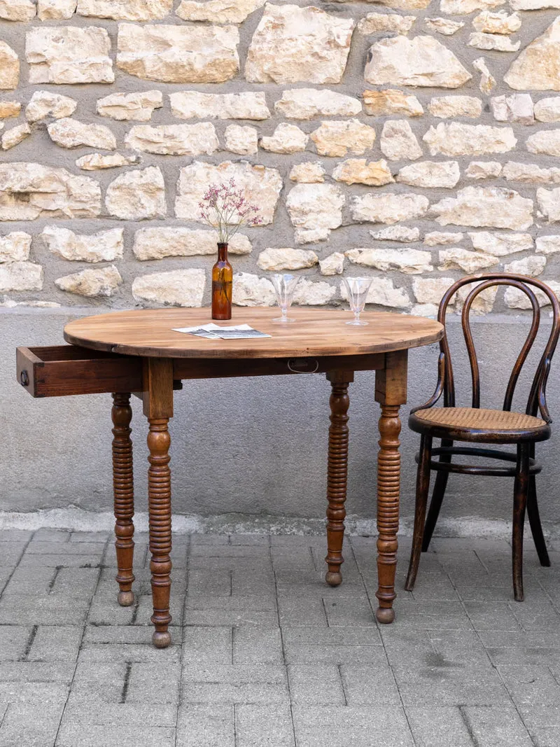 Romy, la table à manger ovale en bois N°1516