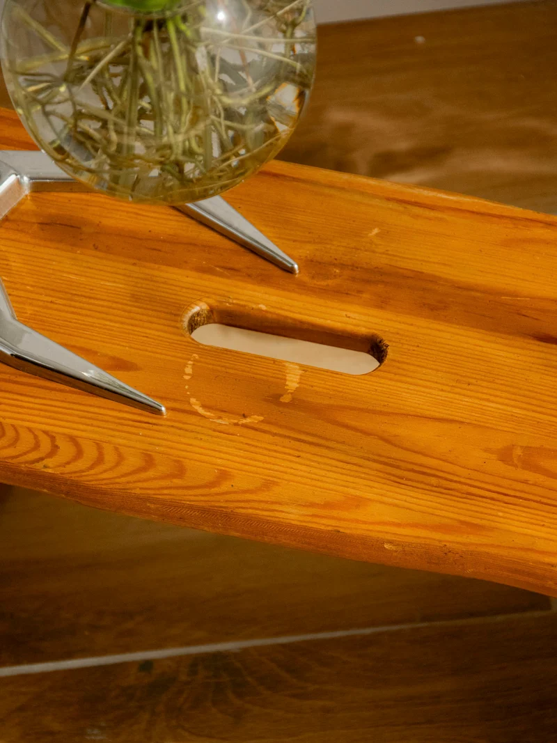 Regis, le repose pieds en bois clair N°1526
