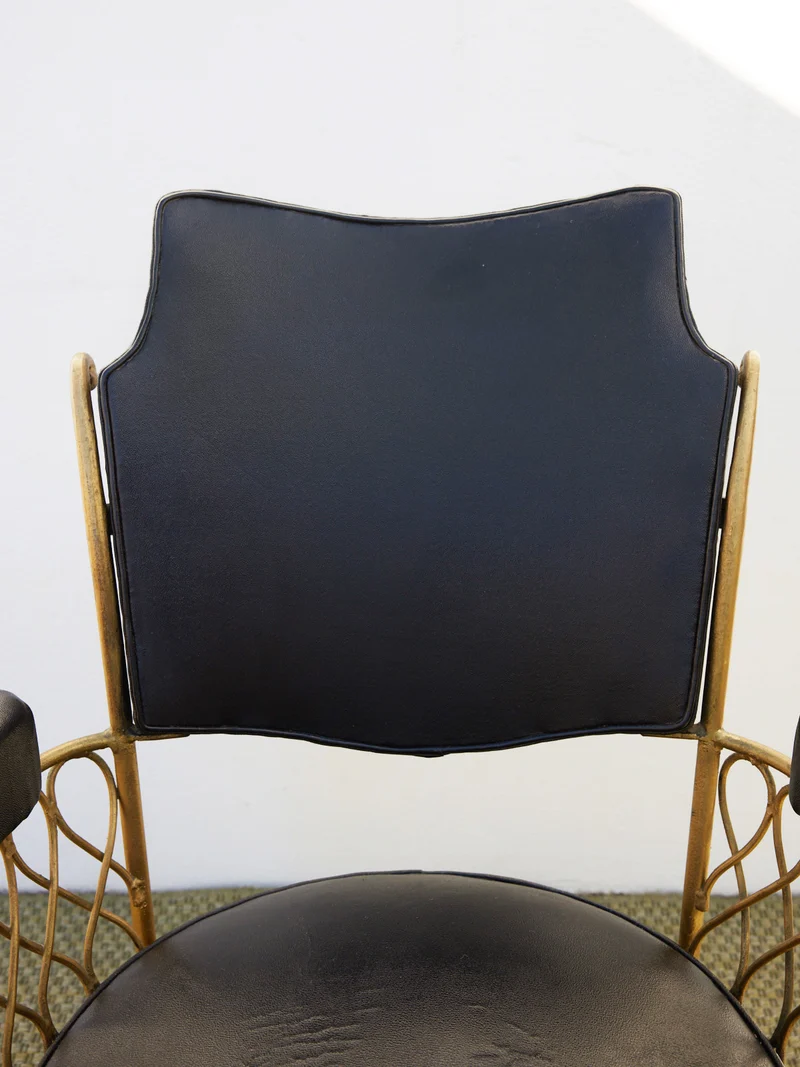 Ernest, le fauteuil de coiffeur en cuir N°1581