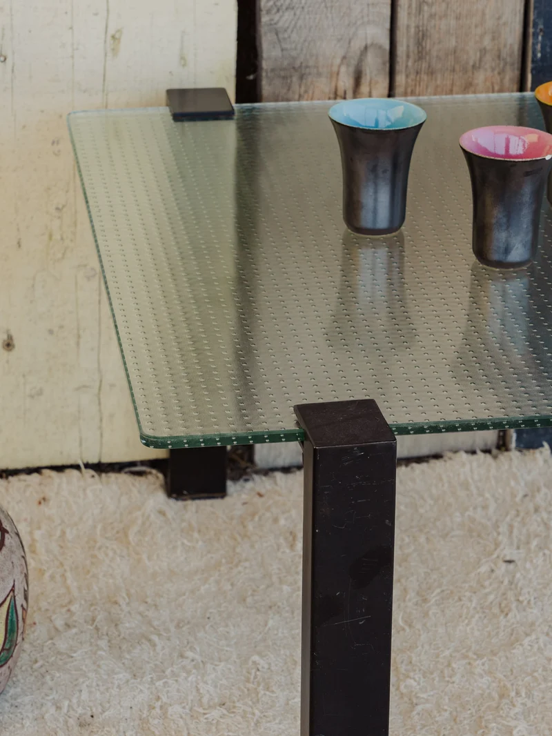 Marie-Pierre, la table basse en verre et métal N°83