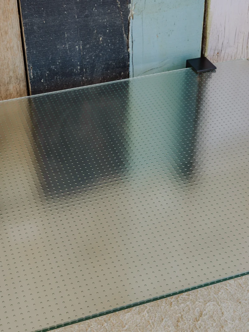 Marie-Pierre, la table basse en verre et métal N°83