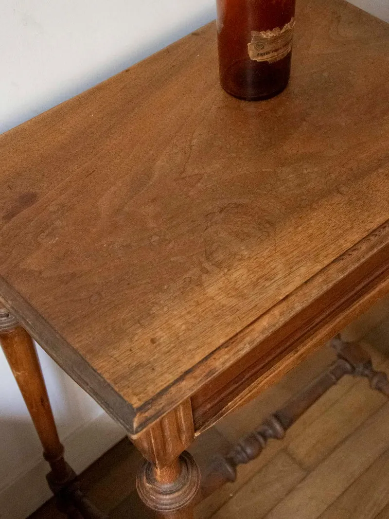 Louise, la coiffeuse au bois sculpté N°337