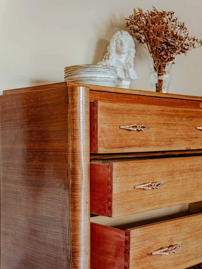 Olga, la commode en bois classique art déco N°692
