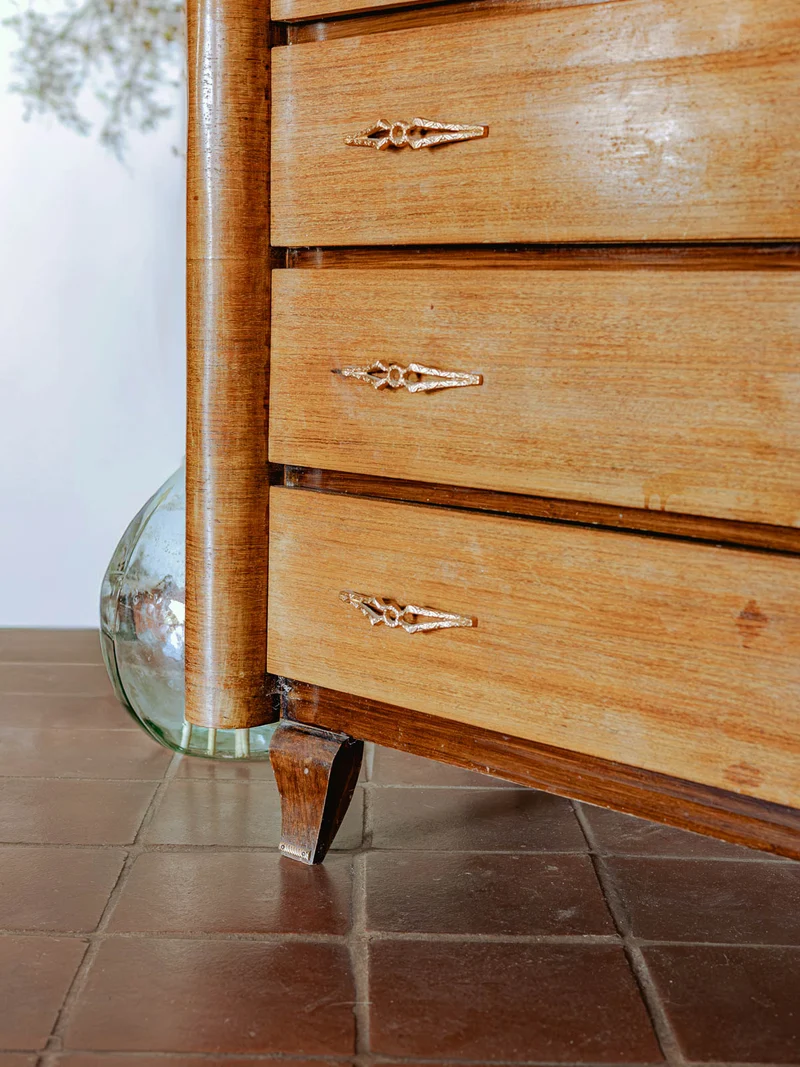 Olga, la commode en bois classique art déco N°692