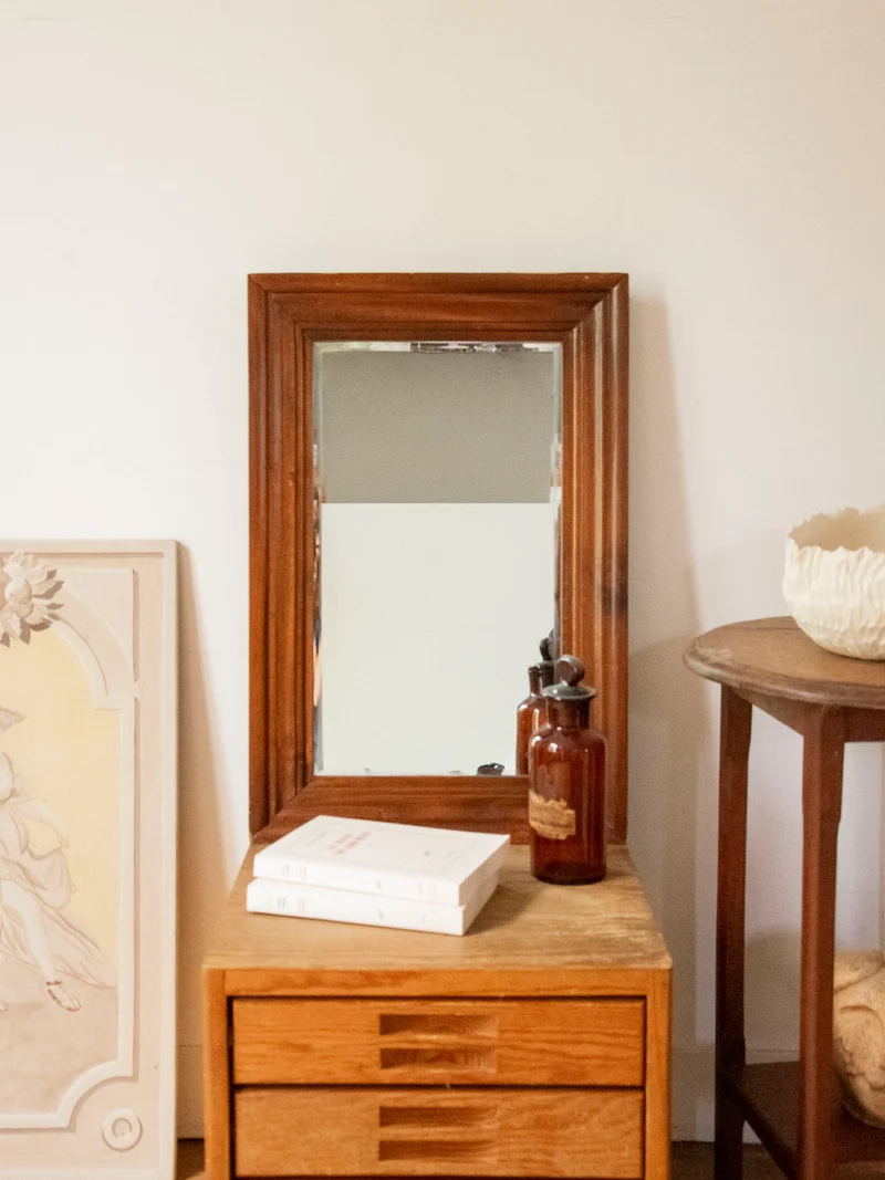 Georges, le miroir au cadre en bois sculpté N°1419