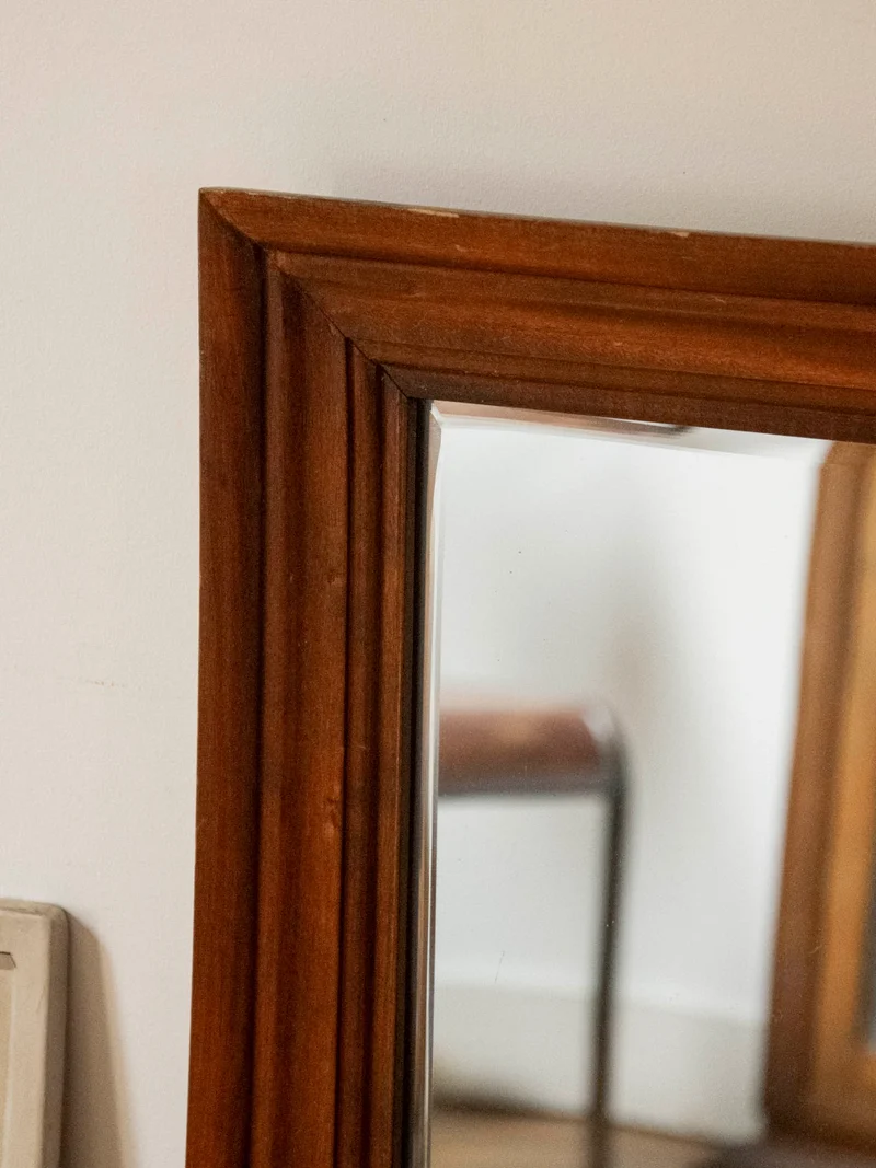Georges, le miroir au cadre en bois sculpté N°1419