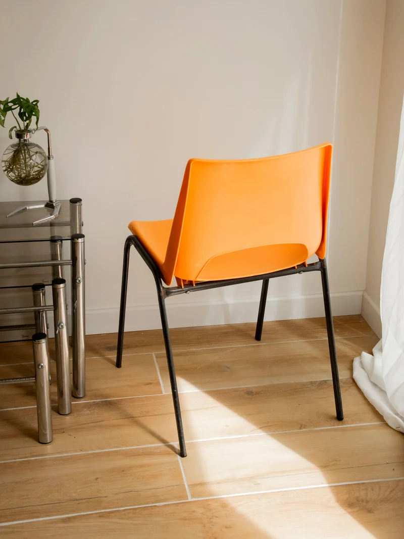 Alma, la chaise au style vibrant et rétro N°1868