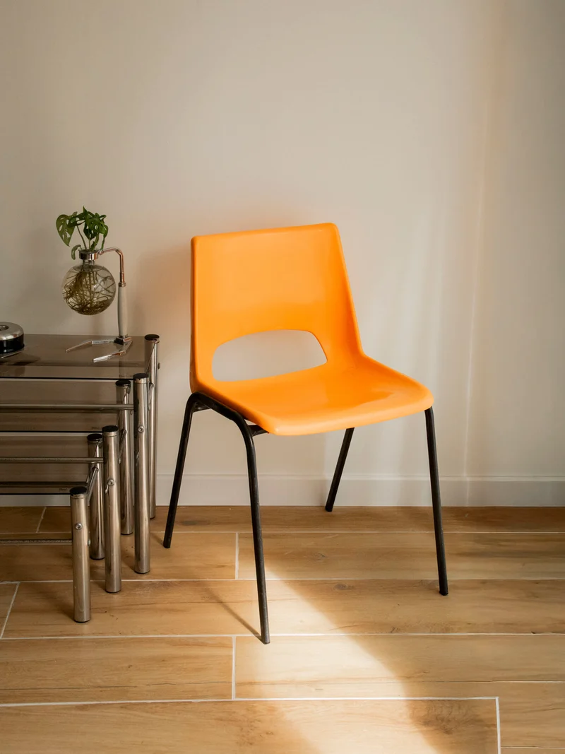 Alma, la chaise au style vibrant et rétro N°1868