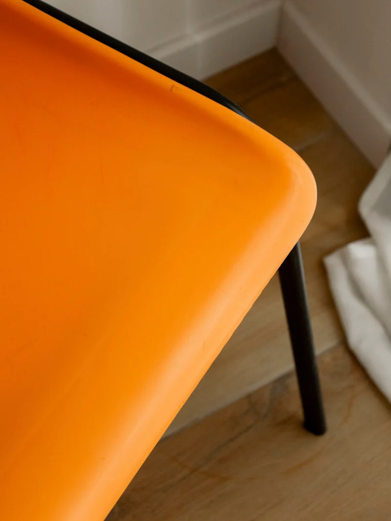 Alma, la chaise au style vibrant et rétro N°1868