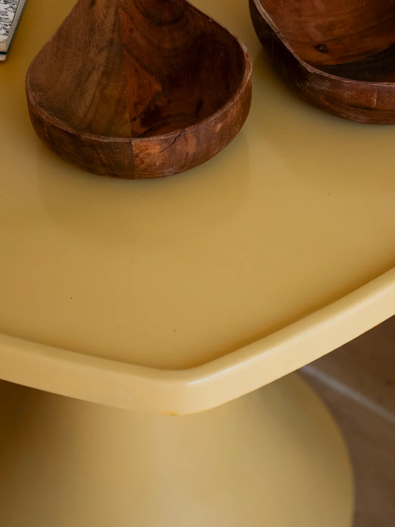 Karla, la table à manger au pied tulipe N°1270