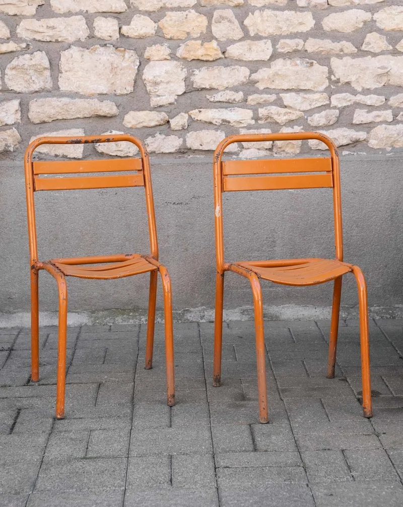 Alma, la paire de chaises Tolix en métal orange N°1943