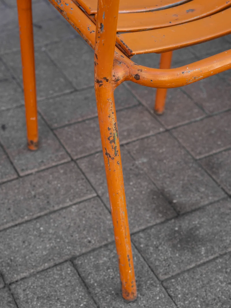 Alma, la paire de chaises Tolix en métal orange N°1943