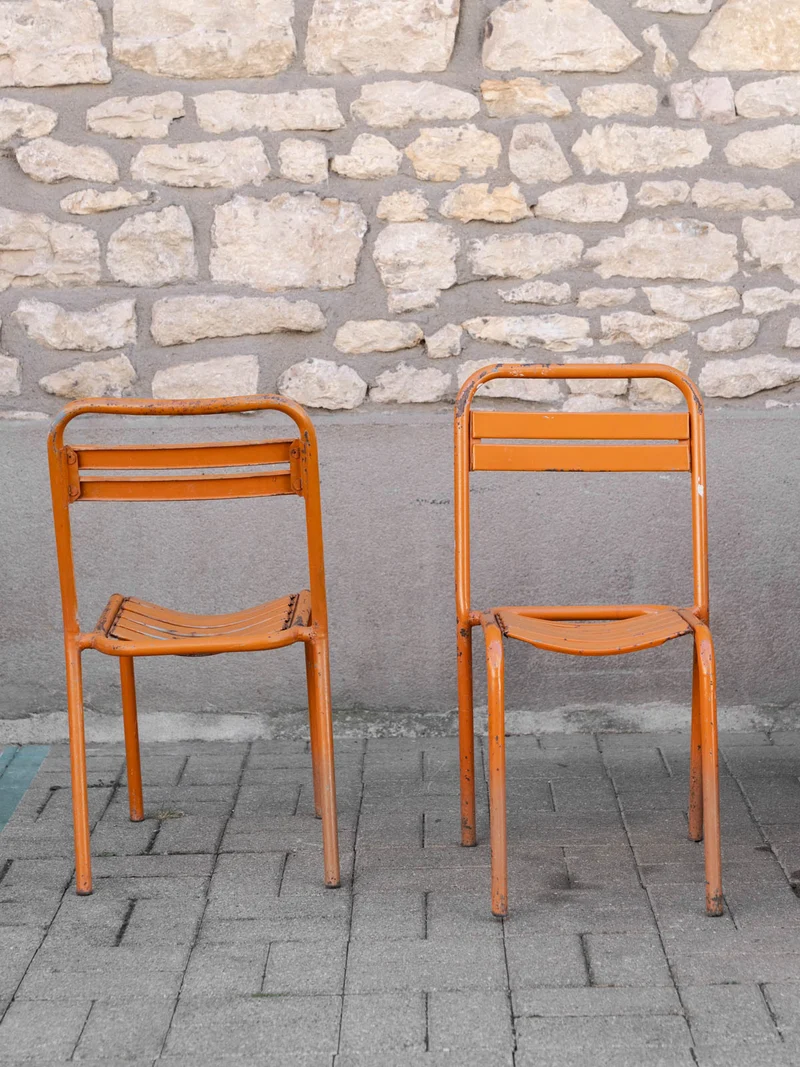 Alma, la paire de chaises Tolix en métal orange N°1942