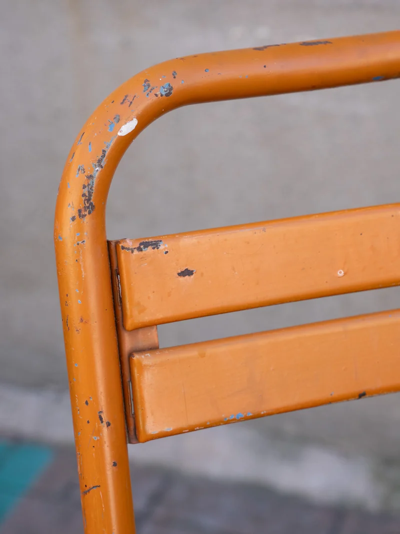 Alma, la paire de chaises Tolix en métal orange N°1942