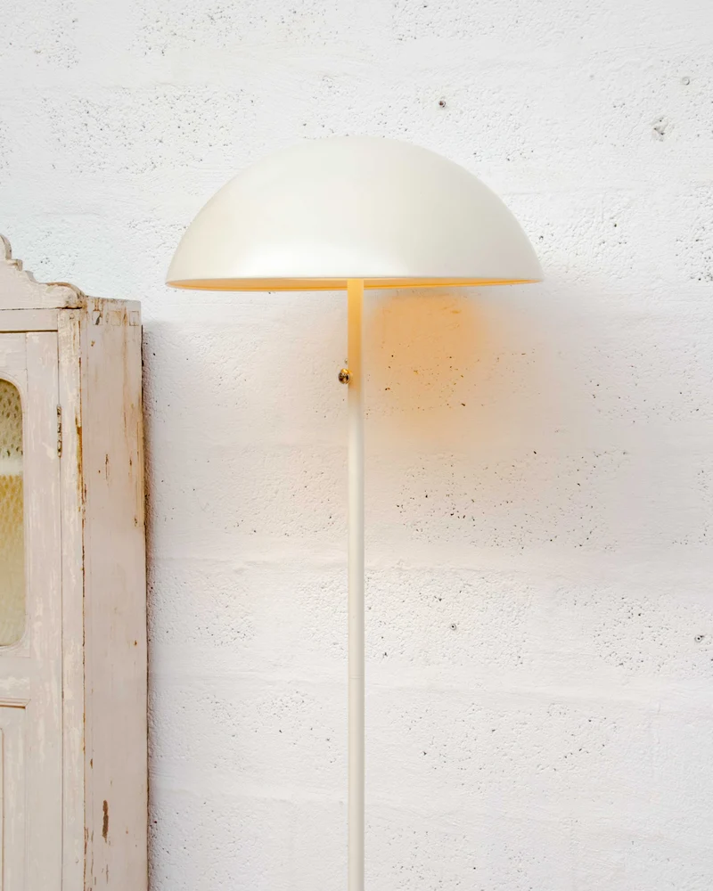 Julien, le lampadaire en métal blanc N°396