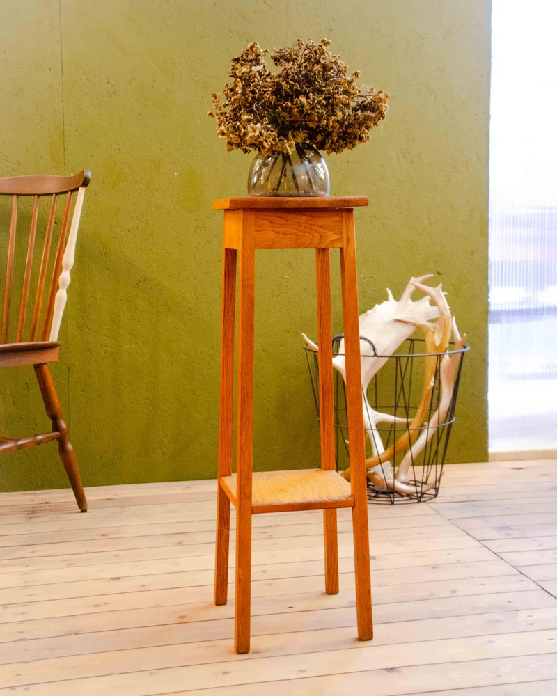 Ariel, le porte-plantes en chêne N°544