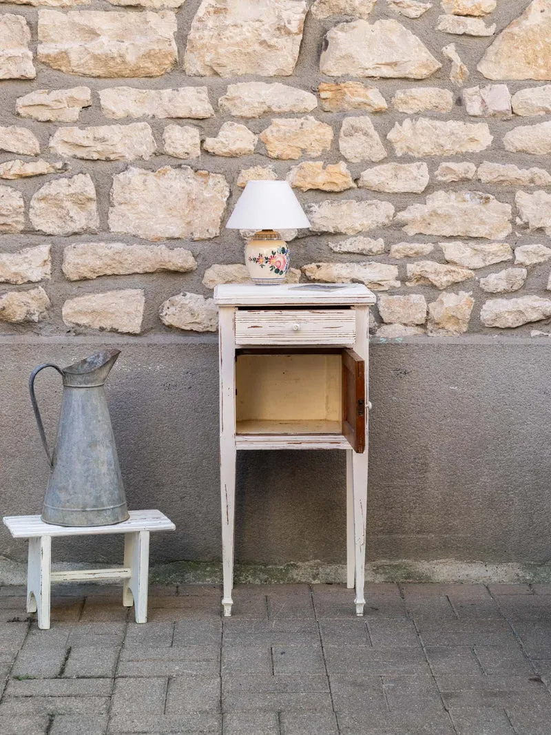 Odile, la table de chevet en bois blanc N°1544