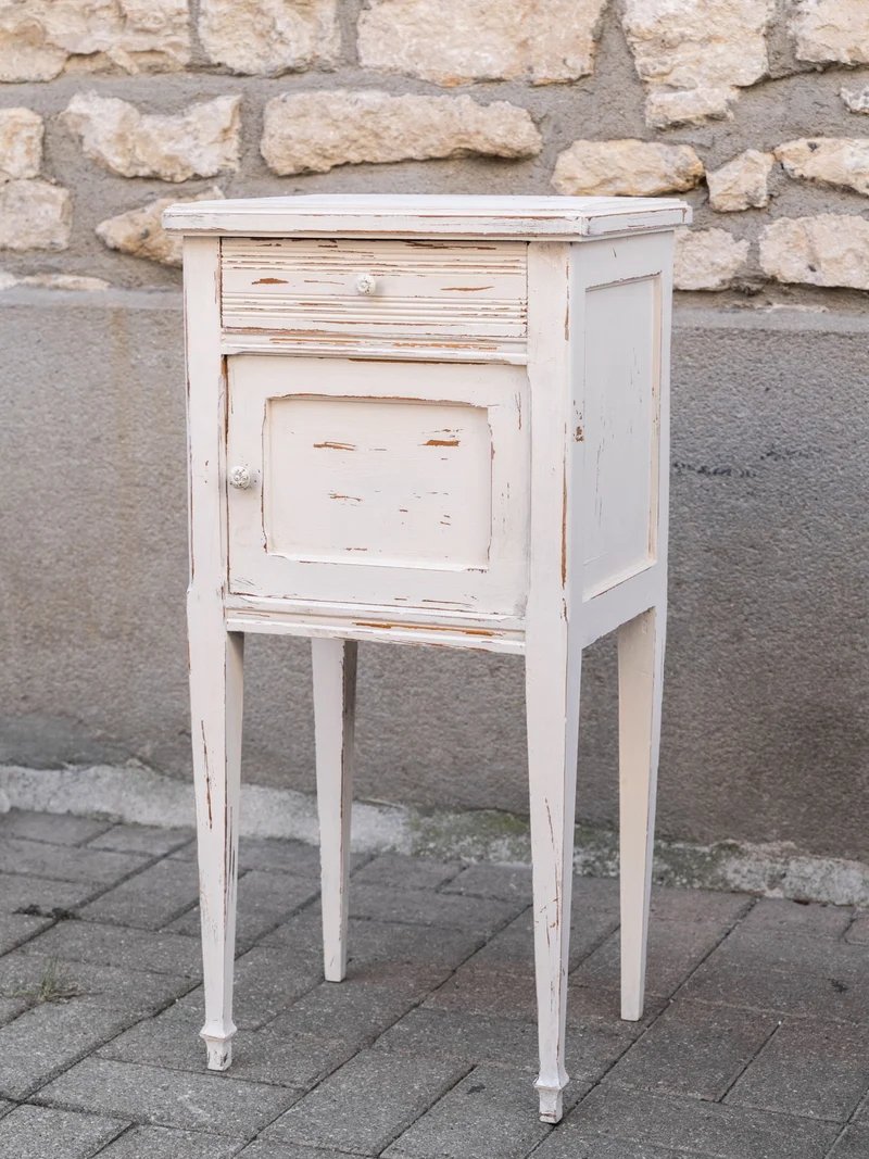 Odile, la table de chevet en bois blanc N°1544