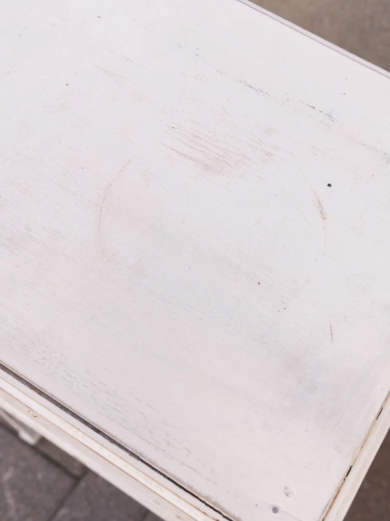 Odile, la table de chevet en bois blanc N°1544