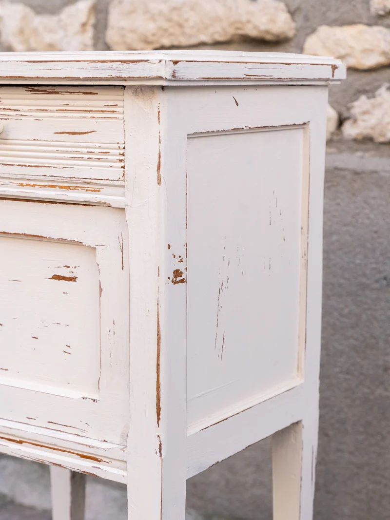 Odile, la table de chevet en bois blanc N°1544