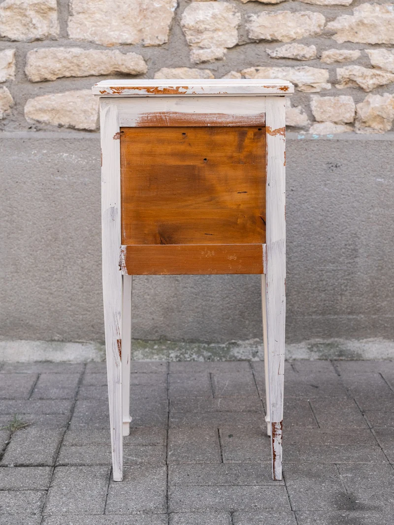 Odile, la table de chevet en bois blanc N°1544