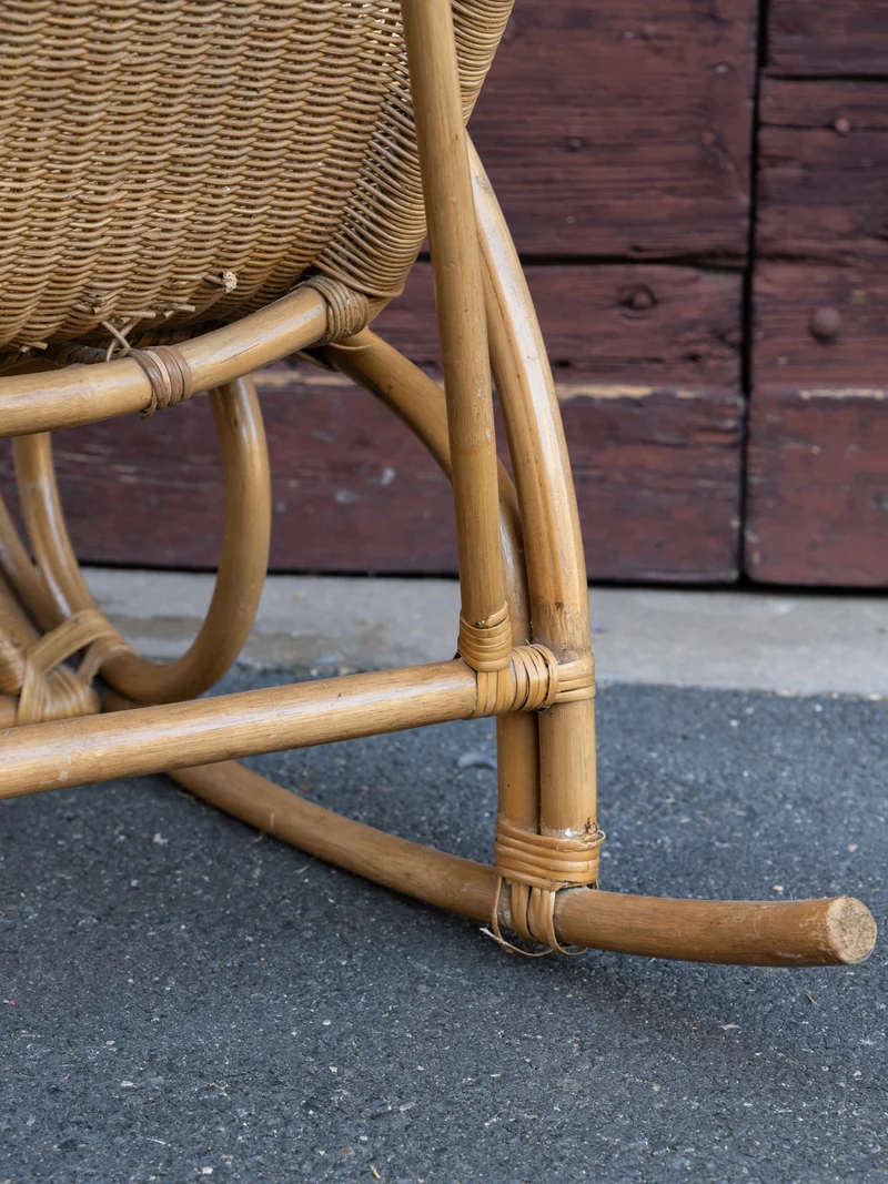 Alibert, le rocking-chair vintage en rotin N°102