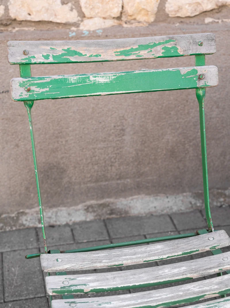Claude, la paire de chaises de jardin vertes en bois et métal N°1592