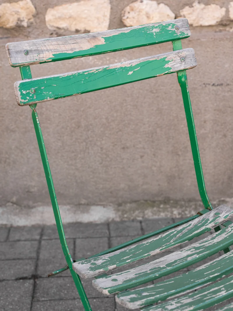 Claude, la paire de chaises de jardin vertes en bois et métal N°1592