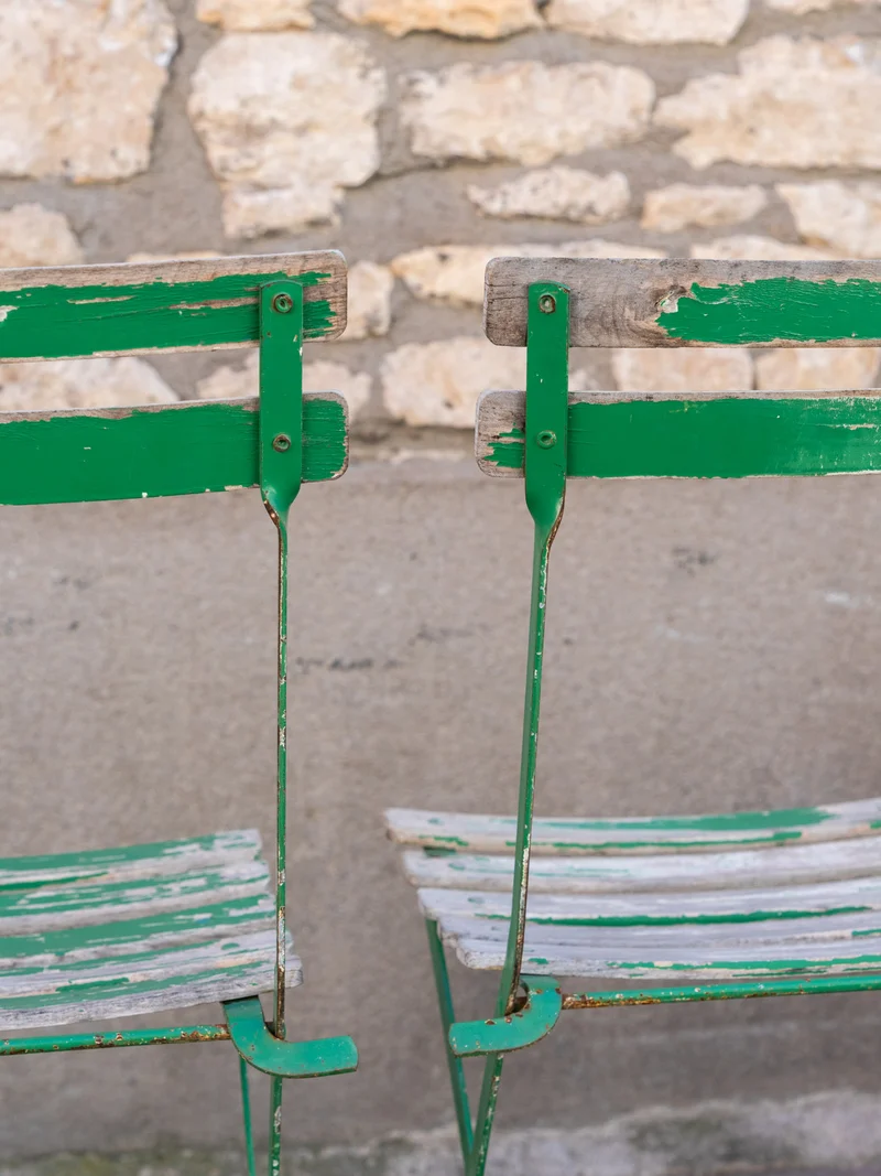 Claude, la paire de chaises de jardin vertes en bois et métal N°1592