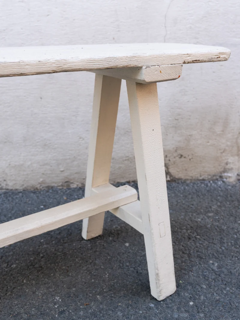 Antoine, le banc en bois blanc N°513