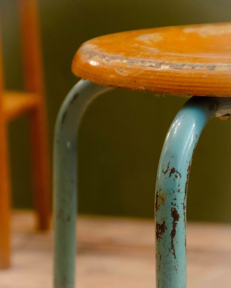 Regis, le tabouret d'école N°1544