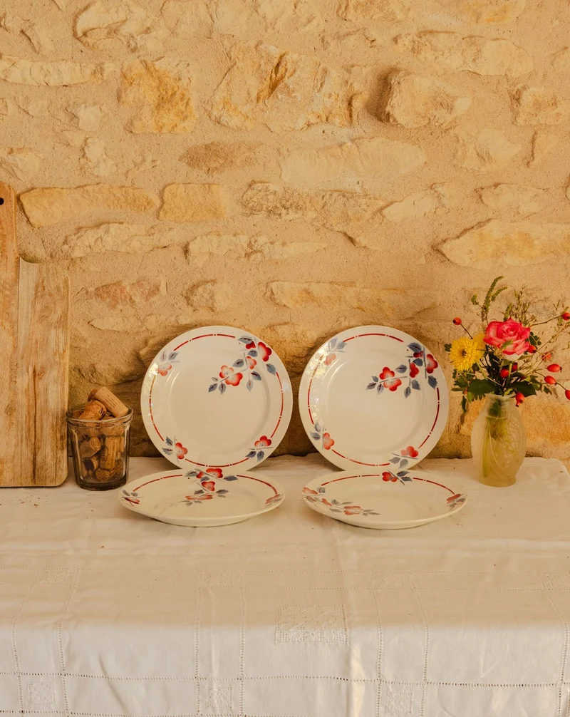 Antoinette, le lot de 4 assiettes en faïence N°345