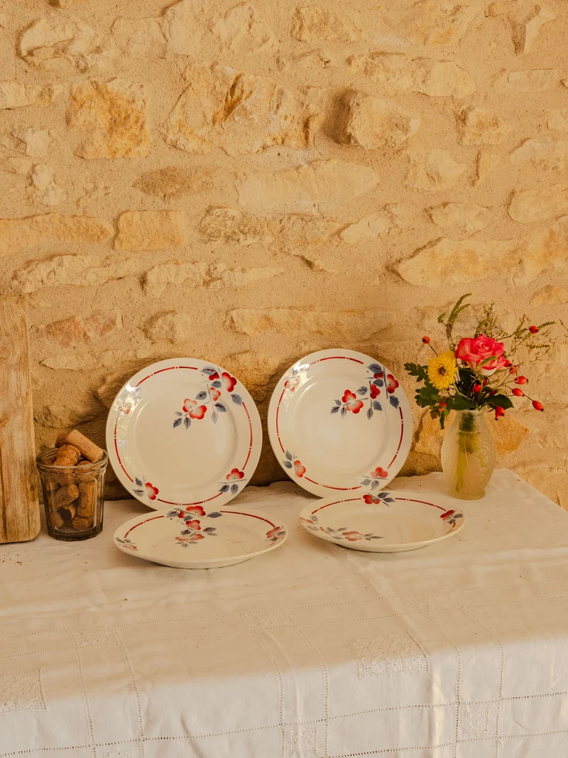 Antoinette, le lot de 4 assiettes en faïence N°345