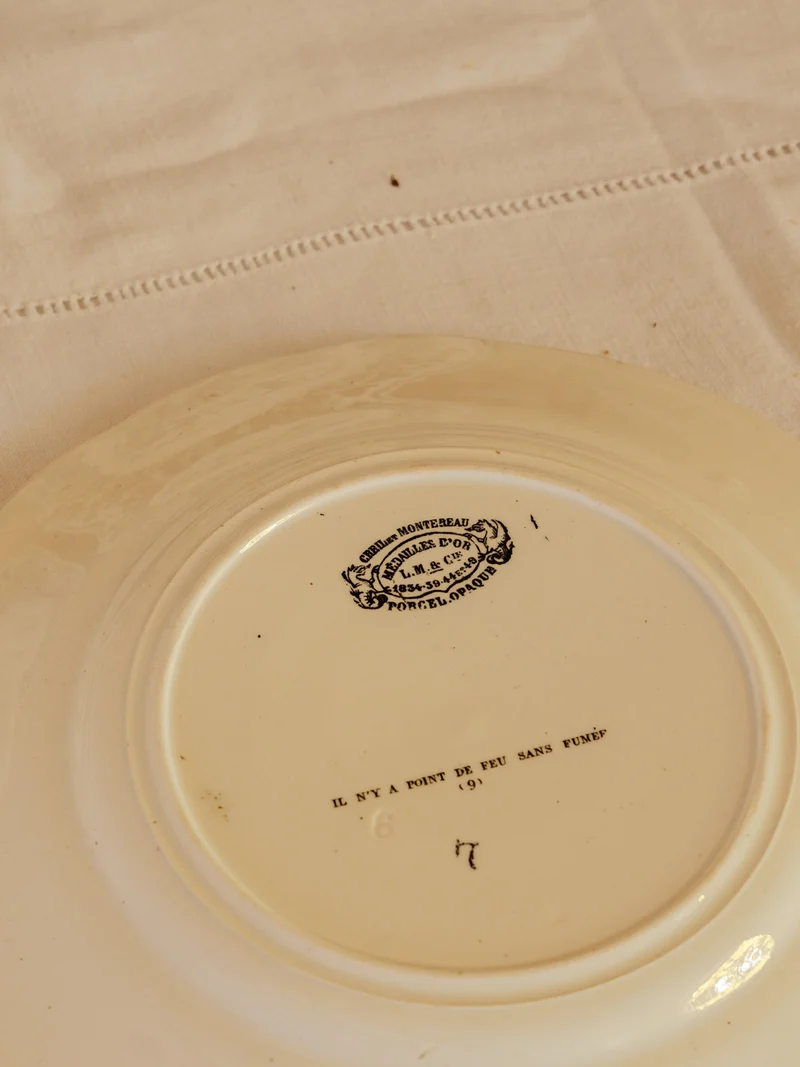 Antoinette, le lot de 7 assiettes à dessert en porcelaine N°340