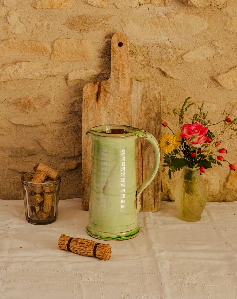 Gabrielle, la carafe en céramique verte N°173