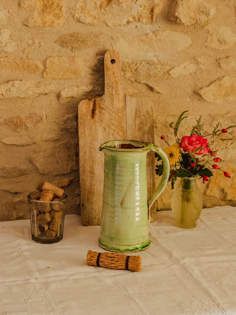 Gabrielle, la carafe en céramique verte N°173