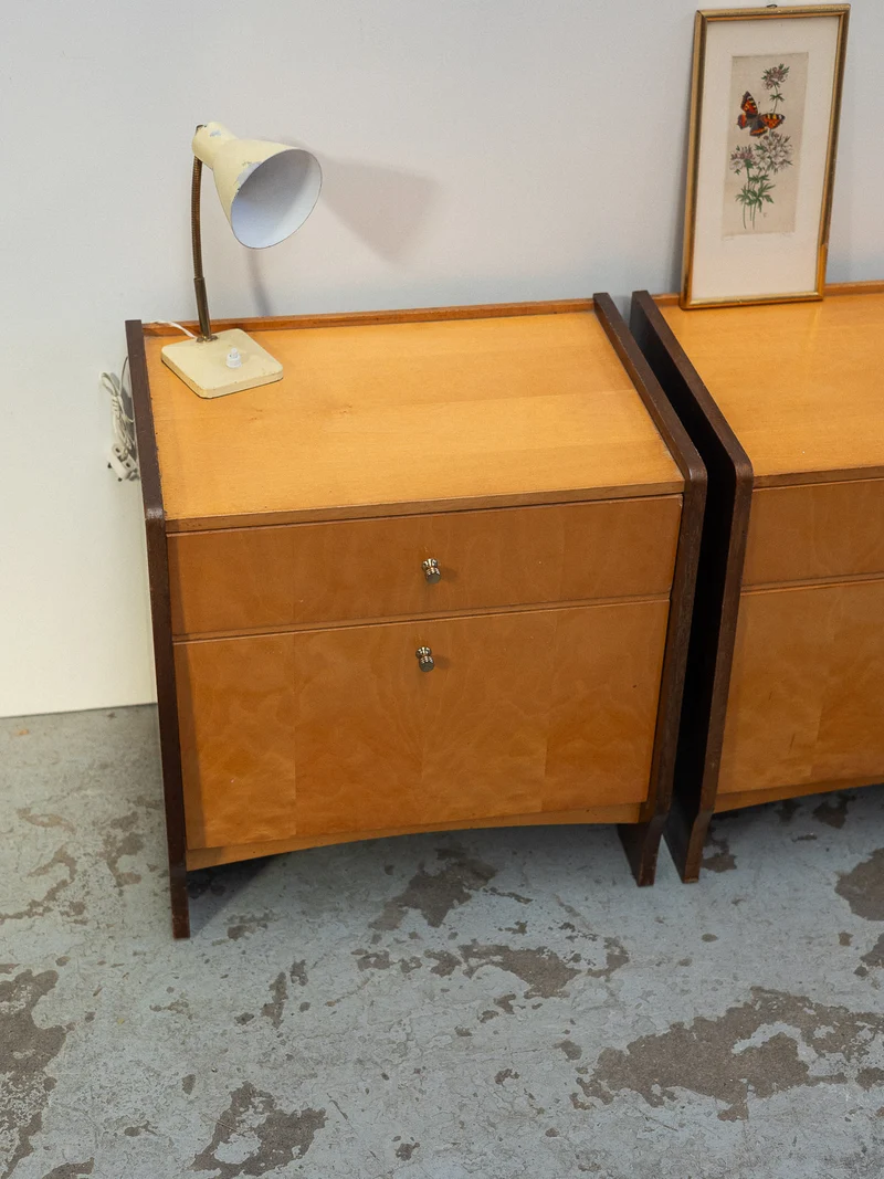 Maïa, la paire de tables de chevet bicolores N°1555