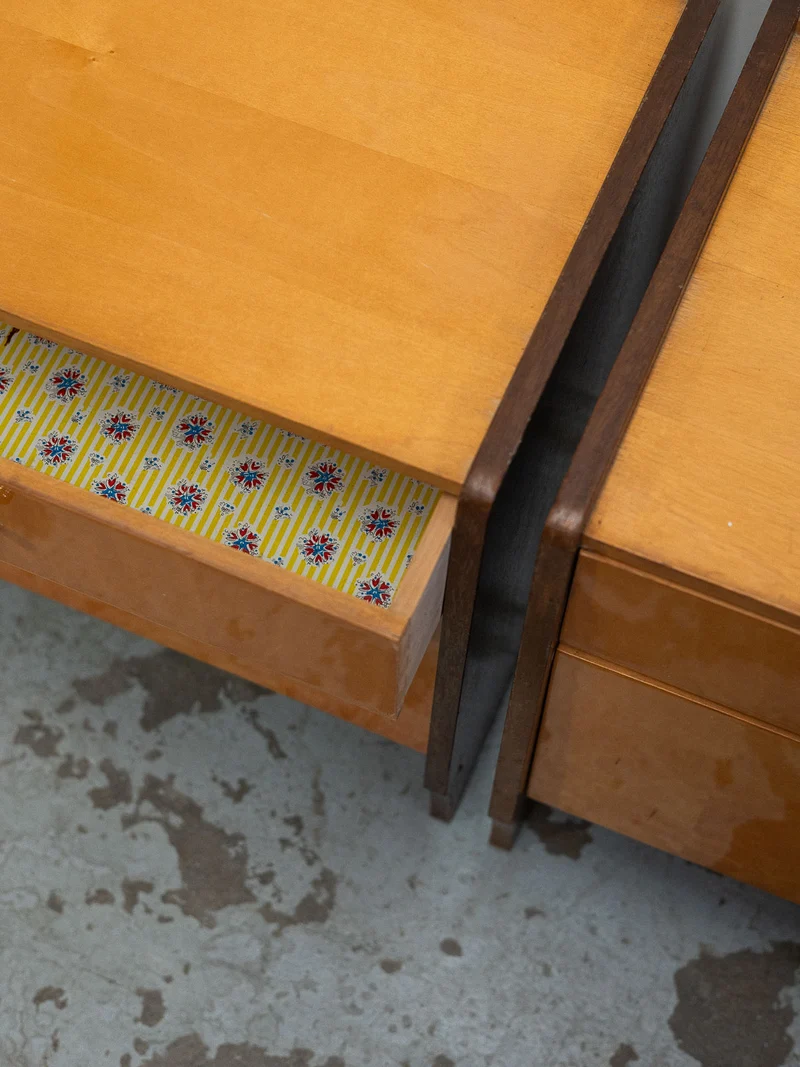Maïa, la paire de tables de chevet bicolores N°1555