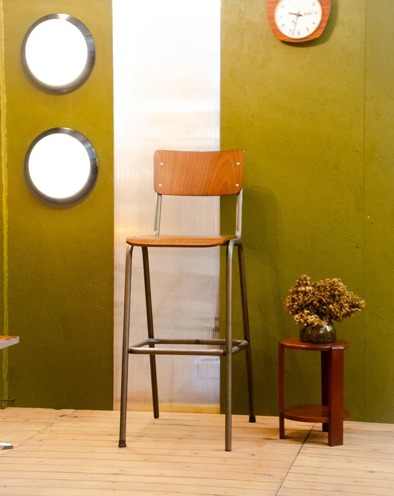 Pierre, le tabouret de bar en bois et métal N°700