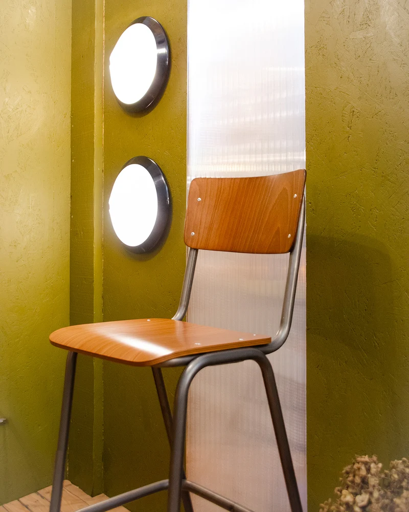 Pierre, le tabouret de bar en bois et métal N°700