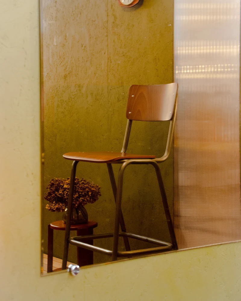 Pierre, le tabouret de bar en bois et métal N°700