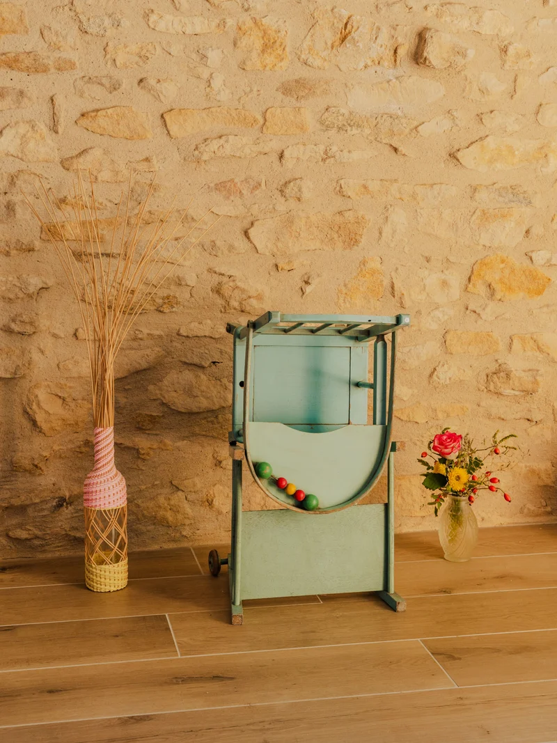 Alix, la chaise pour poupées en bois bleu N°1154
