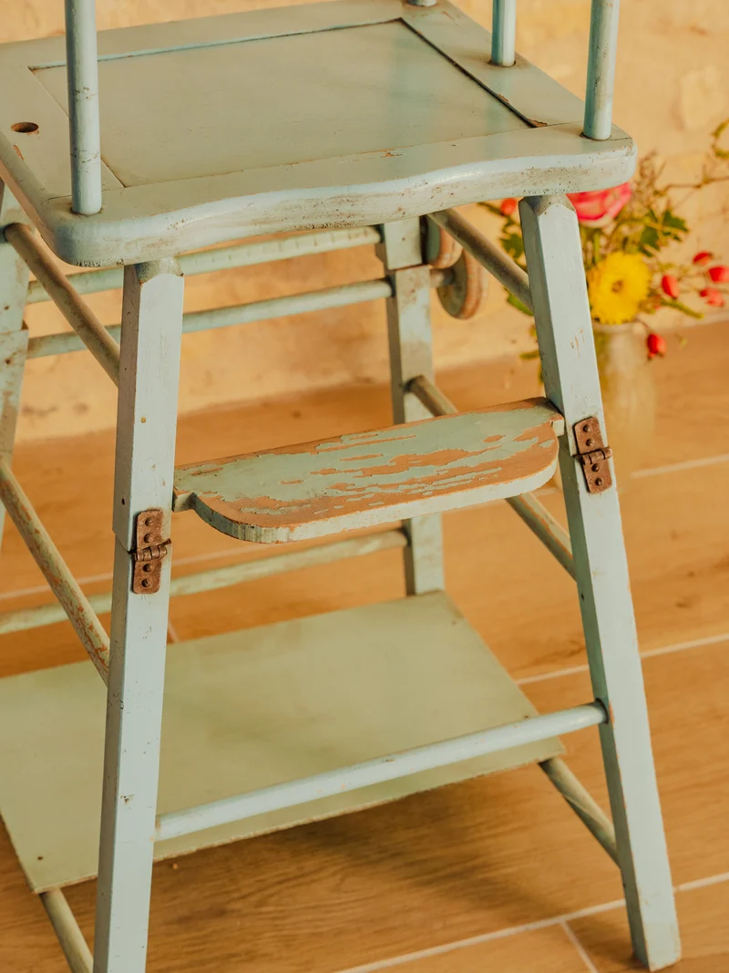 Alix, la chaise pour poupées en bois bleu N°1154