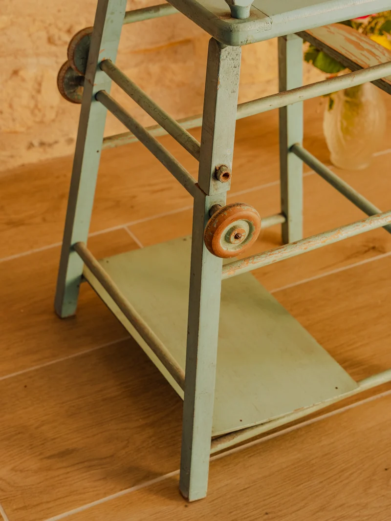 Alix, la chaise pour poupées en bois bleu N°1154