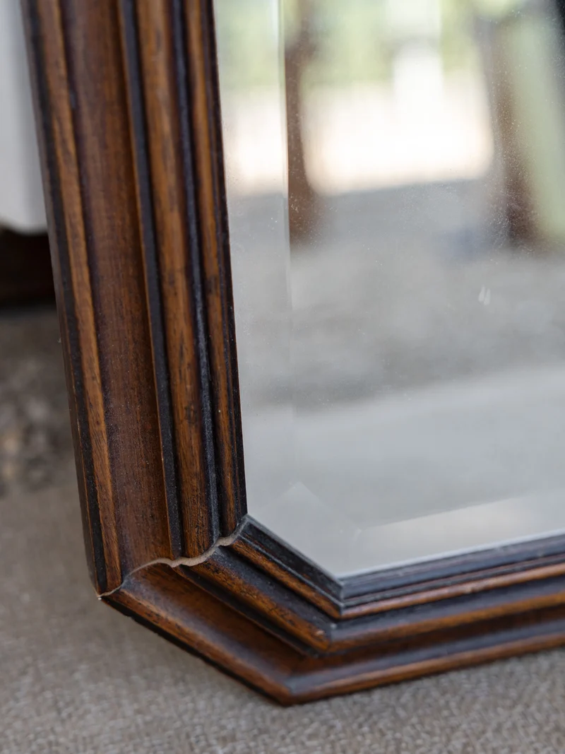 Georges, le grand miroir vertical biseauté en bois foncé N°1361
